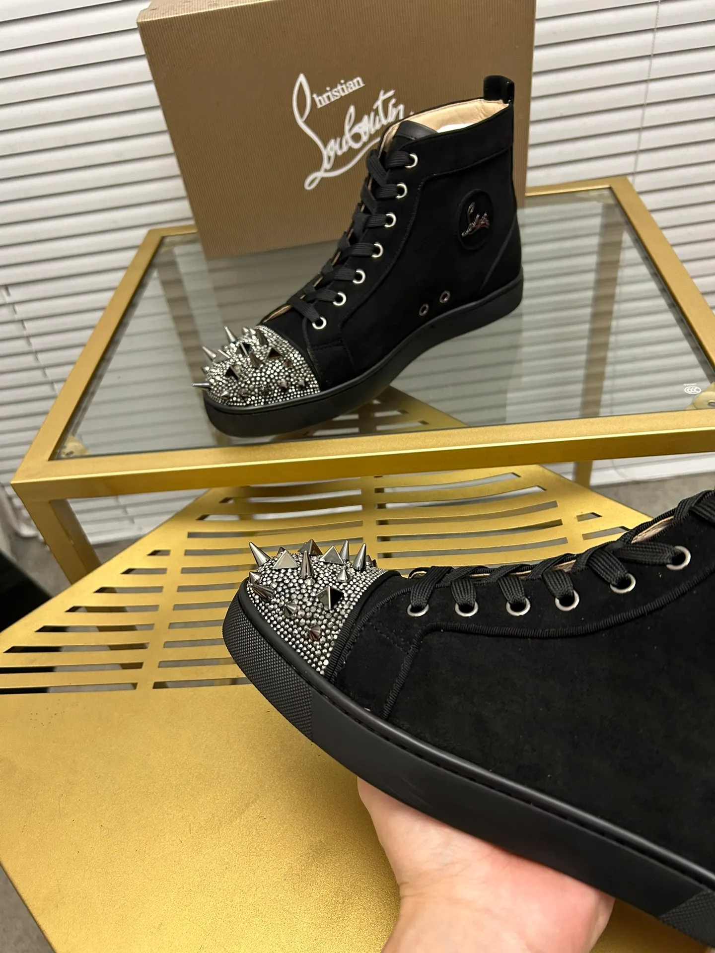 (Customized model) Ex-factory price is 540. christian louboutin (CL red sole shoes) counter series, casual sneakers for couples 📢 📢 📢 Exclusive hot style release 🎈🎈💪 Movable latex feet 👻 Finished outsole line [Proud] 😝Female 35-40# Male 38#-46, global supply😝 [Top version]: Original imported genuine leather upper, top original leather lining, original molded TPU outsole, original 1:1 detail processing, original shoe last,